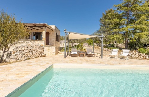 Putignano Villa | Beautiful private villa for 6 guests with private pool, WIFI, TV, patio and parking
