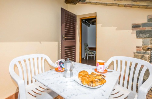 Scandicci Villa | Beautiful private villa for 4 people with WIFI, TV, patio, pets allowed and panoramic view