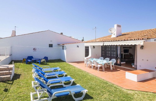 Oura Villa | Beautiful private villa for 8 people with private pool, TV and patio