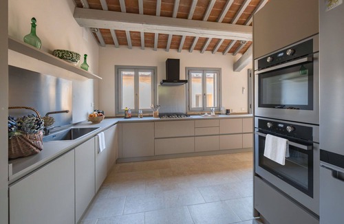 Buonconvento Villa | Beautiful private villa with private pool, WIFI, A/C, TV, patio, panoramic view, close to Montalcino