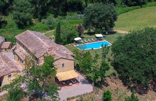 Buonconvento Villa | Beautiful private villa with private pool, WIFI, A/C, TV, patio, panoramic view, close to Montalcino