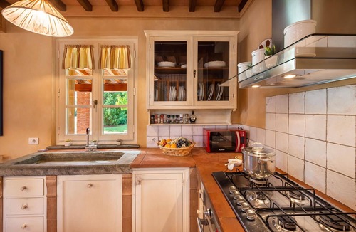 Colle di Compito Villa | Beautiful private villa for 6 people with private pool, WIFI, A/C, TV and veranda, close to Lucca