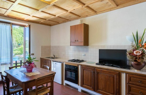 Ponte Buriano Villa | Beautiful private villa for 25 guests with private pool, WIFI, TV, patio and pets allowed
