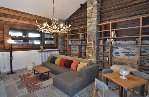 Valtellina House | Beautiful private villa for 8 people with hot tub, WIFI, TV, terrace and pets allowed