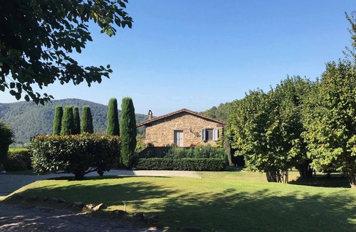 Compignano Villa | Beautiful private villa for 4 people with pool, WIFI, TV, patio and panoramic view, close to Lucca