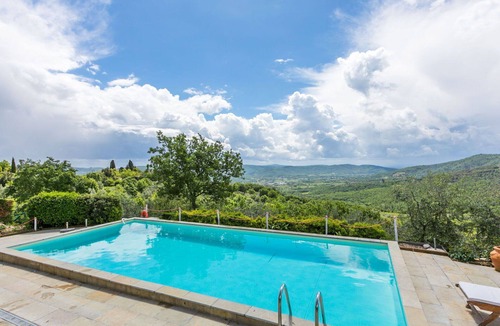 Bucine Villa | Beautiful private villa with private pool, WIFI, TV, patio, pets allowed and panoramic view