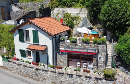 Dongo Villa | Beautiful private villa for 6 people with WIFI, A/C, private pool, TV and terrace