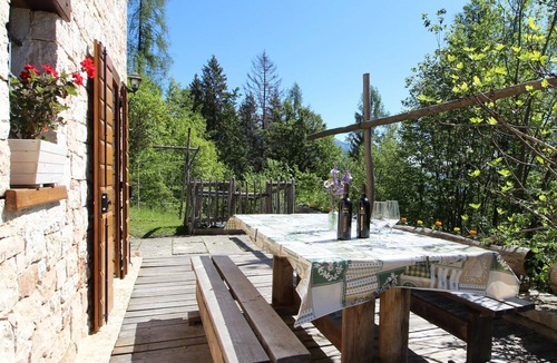 Lamon House | Beautiful private villa for 5 people with WIFI, patio, pets allowed and panoramic view