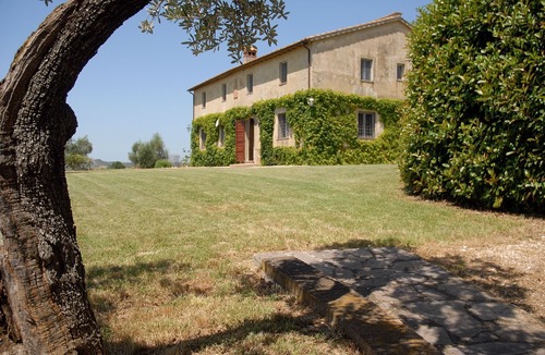Montoro Villa | Beautiful private villa with WIFI, private pool, TV, patio, pets allowed and panoramic view