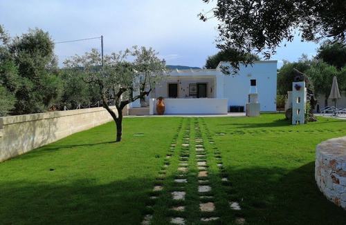 Ostuni Villa | Beautiful private villa for 6 people with WIFI, A/C, private pool, TV and veranda