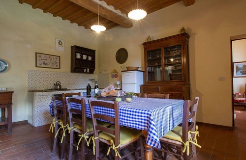 Palaia Villa | Beautiful private villa for 9 people with private pool, WIFI, TV, patio and pets allowed