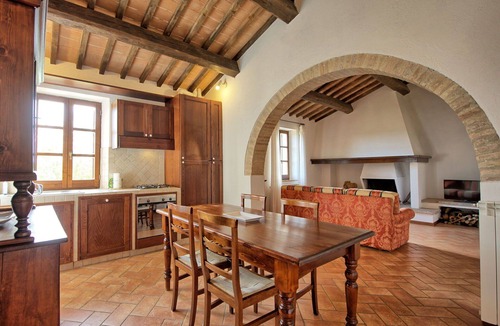 Cetona Villa | Beautiful private villa for 20 guests with A/C, private pool, WIFI, TV, veranda and panoramic view