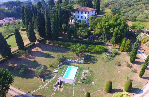 Uzzano Villa | Beautiful private villa for 10 guests with private pool, WIFI, A/C, TV and pets allowed