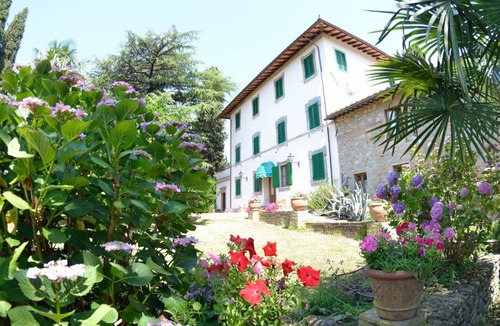 Uzzano Villa | Beautiful private villa for 10 guests with private pool, WIFI, A/C, TV and pets allowed