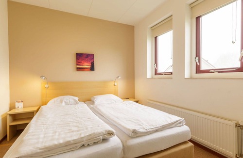 Emmen House | Beautiful private villa for 6 people with WIFI, pool, TV, terrace and parking