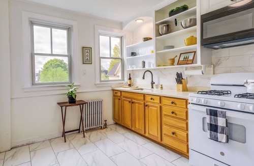 South Providence Apartment | Beautiful Providence Apt Near Dtwn & Federal Hill!
