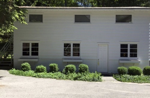 Harbor Springs House | Beautiful Quiet and Serene Cottage On Lake Michigan