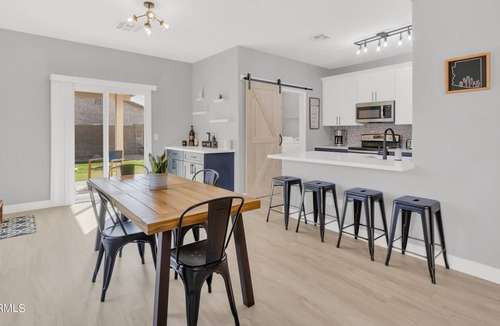 San Tan Valley House | Beautiful Remodeled home located in sought- after community of Johnson Ranch...