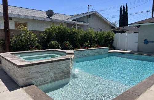 Fullerton House | Beautiful Remodel 3 Bedroom 2 bathroom Home with Pool & Jacuzzi
