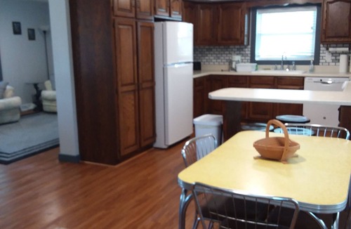 Ingalls House | Beautiful Remodeled house, with a boat dock available