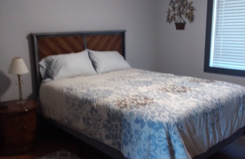 Ingalls House | Beautiful Remodeled house, with a boat dock available