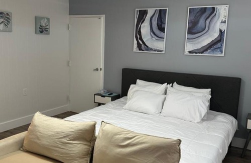 Gadsden Apartment | Beautiful renovated Studio Apartment in Gadsden AL