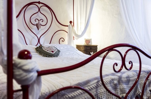 Trequanda House | Beautiful restored farmhouse with swimming pool in the quiet of the Sienese hills.