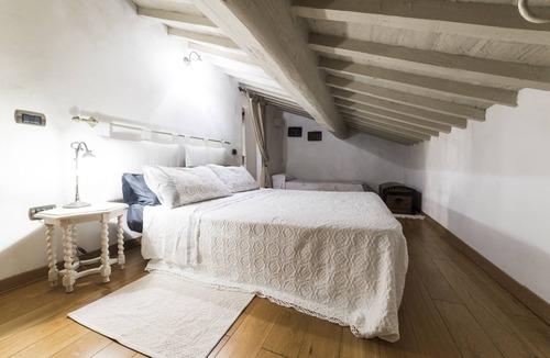 Trequanda House | Beautiful restored farmhouse with swimming pool in the quiet of the Sienese hills.
