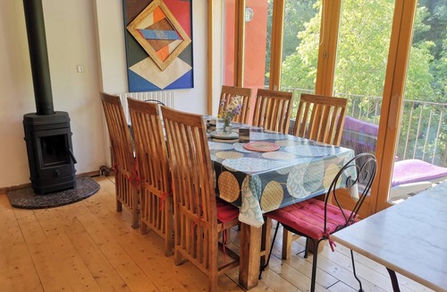 Sorede Villa | Beautiful River-front Villa with Natural Pool & Aircon