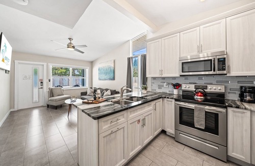 Orlando Beach Condo | Beautiful Riverfront Villa W/Private Beach Access, Fire Pit, & BBQ Grills 🩴🌊