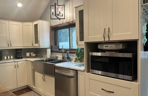 Farwell House | Beautiful Riverfront Home