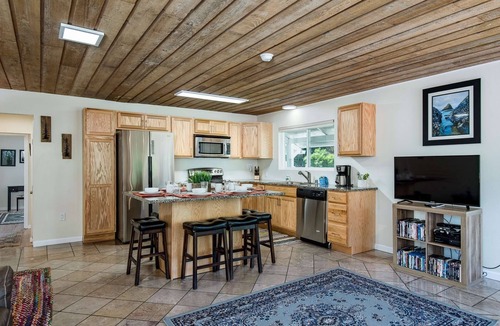 Scottsburg House | Beautiful RiverFront Home on the Umpqua River W/Private Dock & World Class Fishing