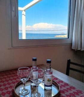 Kokkari Apartment | Beautiful rooftop with a hot tub