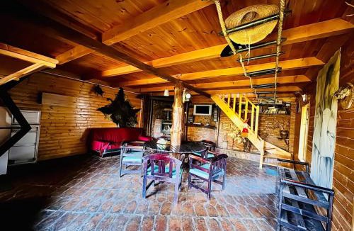 Prejmer House | Beautiful Rustic Cabin