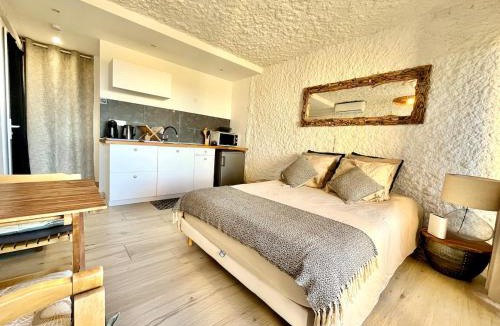 Marine de Saint Ambroggio Apartment | Beautiful sea view studio