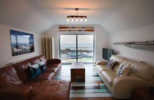 Selsey House | Beautiful Seafront Beach House