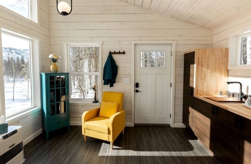 Chugiak Cabin | Beautiful Secluded Cabin with Fantastic Sights in Anchorage, Alaska