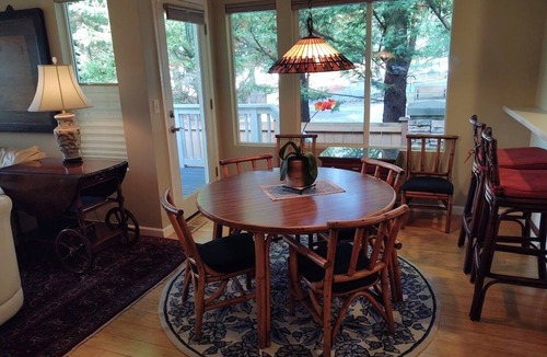 Rollingbay House | Beautiful, secure, private townhouse in Silverdale.
