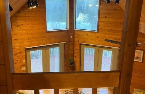 Pinnacle House | Beautiful serene lake house in the foothills, great for couples or families.