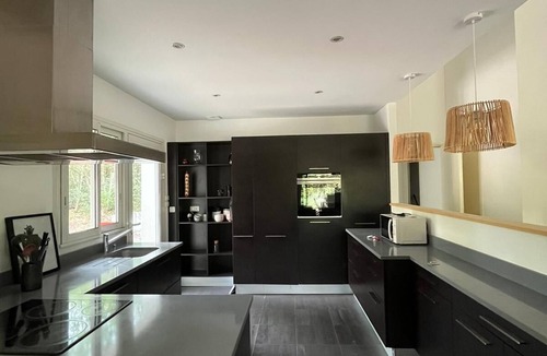 La Teste-de-Buch Villa | Beautiful single storey villa sleeps 10, Pyla/sea