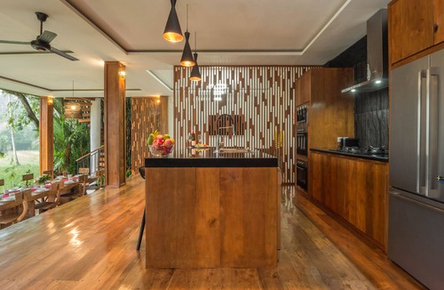 Keliki Villa | Beautiful, spacious private villa w/private infinity pool, full kitchen, & bar!