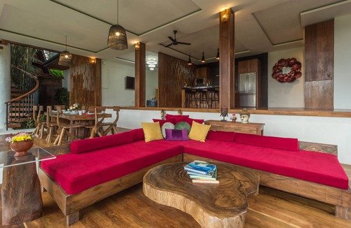 Keliki Villa | Beautiful, spacious private villa w/private infinity pool, full kitchen, & bar!
