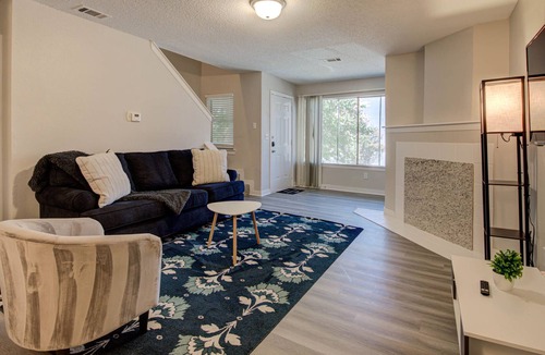 McNeil Apartment | Beautiful, Spacious 2B Comfy King Beds, Fast WiFi