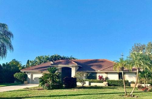 East Naples House | Beautiful & spacious 3 bed 3 bath home with private pool and Golf & Tennis Club