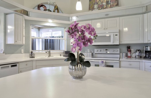 West Melbourne House | BEAUTIFUL & SPACIOUS 3 BEDROOMS HOME WITH LAKE VIEW