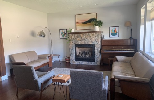 Smithers House | Beautiful Spacious 4 Bedroom Home, Ideal for Fishing and Outdoor Enthusiasts.
