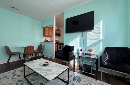 Anacostia Apartment | Beautiful Spacious Apartment 5 Beds with Easy Parking