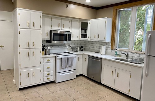 Getty Square Apartment | Beautiful, spacious, and centrally located - 25 minutes from the heart of NYC.
