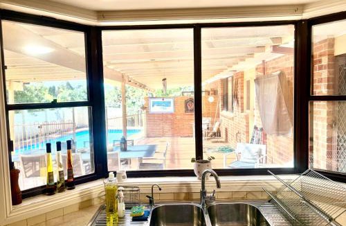 Baulkham Hills House | Beautiful & spacious home overlooking pool