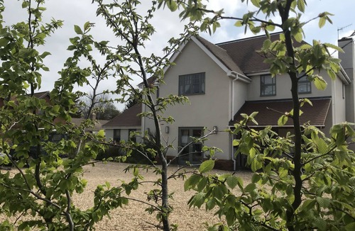 Bembridge House | Beautiful, spacious family house close to village amenities and harbour/beach